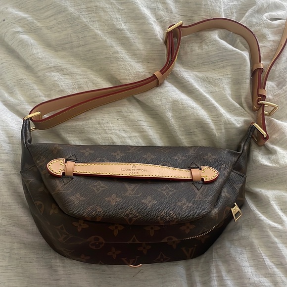 Bags Not Authentic Lv Louis Vuitton Bum Bag Looks Just Like The Og